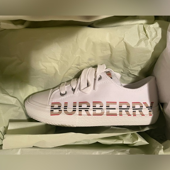 Boys Burberry Sneakers - Picture 3 of 5